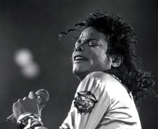 7년 전 오늘…팝의 황제, 고통 속에 잠들다