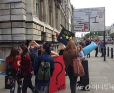 '브렉시트, 동난 신문' 그들도 궁금했다…영국의 미래가