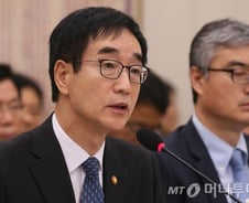 나향욱 불출석 교문위 정회… 與 '결산 먼저' 野 '출석부터'