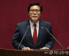 국회로 간 '포켓몬 고' 열풍… 송석준 "공간정보 투자를"