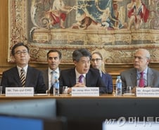 "20년간 선진국 공부한 한국, 국제사회에서 리더십 발휘해야"