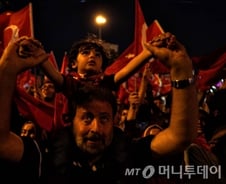 익숙한 쿠데타… 옐친·천안문 그리고 에르도안