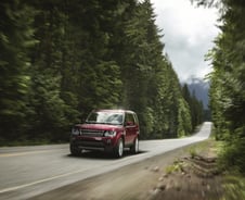 [시승기]랜드로버 디스커버리, '포스'와 '실용성'을 동시에