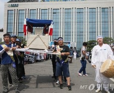 지도부에 '곡성'… 새누리당 장례지낸 성주군