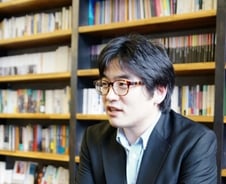 "'개저씨' 표현은 혁명…메갈리아와 일베가 같다고요? No"