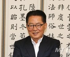 "추경 선결조건은…" 청와대 담장 위 걷는 야당