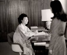 42년 전 오늘… 사회복지사로 활동한 퍼스트레이디의 비극적 죽음