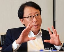 '재무·연금通' 신성환 한국금융연구원장