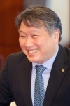 [단독]최태원 회장 내연녀, 외국환거래법 위반 '6개월 거래정지'