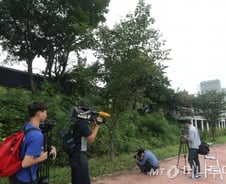 '롯데 2인자' 즐겨찾던 산책로서 스스로 목숨끊어