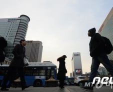 13년 전 오늘… 하루 8시간 근무 '주5일제' 국회벽 넘다