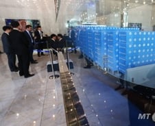 한진해운, 법정관리 신청 여부 이사회 진행 중