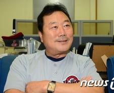 "내일은 우리가 주인공"…경찰야구단 유승안 감독과 유망주들