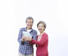 노인 대세 시대, 골프·건강식품보다 여행·헬스장이 뜬다?