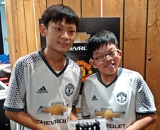  맨유 찾은 어린 마스코트 "제2의 박지성·무리뉴 될래요"