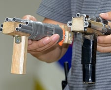 '오패산 총격전' 총기 추가 발견, 범인도 관통상