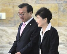 이정현 "朴 독대때 개헌 건의, 단임제 한계론이 대세"