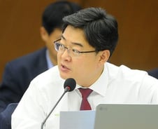 與 "野, 정파적 시각 아닌 국가적 차원에서 개헌 논의 임해야"