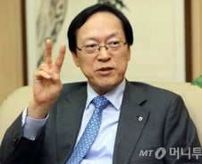 "농민 지원 '명칭사용료' 주면서 자본적정성도 맞출 것"