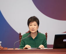 [단독]'36년만에 부활' 방산진흥회의도 무기한 연기..규제완화 원점