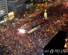 거리로 쏟아진 민심, 1주일새 촛불시위 5배 커졌다