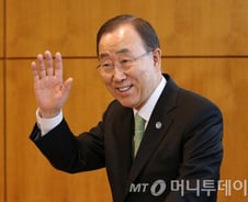 [단독]"반기문, 예정대로 1월중순 귀국...'여권후보'는 언론 추측"
