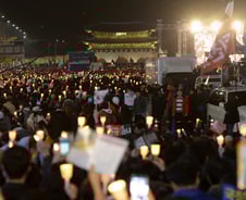 "김제동, 김미화, 이승환…" 연예인들도 100만 촛불