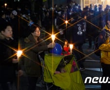 시민들 "내가 촛불 든 이유…분노, 동시에 희망도"