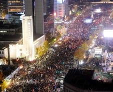 [영상]광화문 광장에 타오른 '100만 촛불'…"박근혜 퇴진하라"