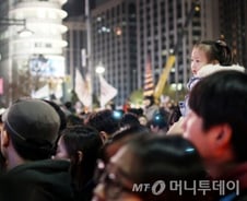 [기자수첩]부글부글 촛불민심, 마지노선 무너지나