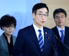 [일문일답]"정유라 직접 입학비리 가담, 입학취소 가능"