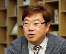 "'원조 에센스 팩트' 자부심…대박 화장품 만들 것"