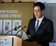 李부총리 "대통령 누구든, 지지율 어떻든 교육과는 무관" 