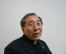 老신부의 꾸짖음 "朴대통령, 무릎 꿇던 소녀 시절로 돌아오라"