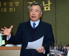 [일문일답]박영수 특검 "우병우·최재경 친분, 수사에 영향 없다"