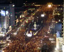 촛불시위 6주, 시위대 '연인원 641만명' 거리로