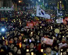 '忍, 忍, 忍' 평화촛불, 탄핵 불발→민심 폭발 가능성