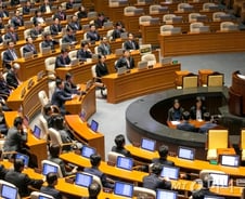 "경제 탄핵은 없다"…분주해진 정부 경제팀