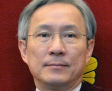 '탄핵 주심' 강일원 재판관 "기록 보고 생각 정리"