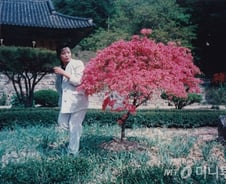 매주 광화문광장서 '엄마촛불'든 청년, 무슨 사정?