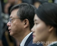 우병우 "전혀 모른다"…'최순실 묵인·세월호 개입·검찰정보 누설' 모두 부인