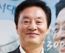 [정두언의 정치상식]대통령부터 어기는 법치주의