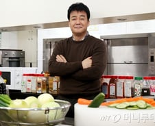 '빽다방' 백종원 더본코리아 대표 "저가커피 시장, 앞으로 더 크쥬"