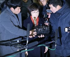 [단독]교육부, '정유라 특혜' 梨大 입학처에 준 5억 "회수 불가"