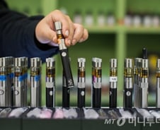 [단독]합성니코틴 전자담배 '규제 사각지대'…경고그림도 빠진다