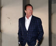 아놀드 슈왈제네거, 트럼프 반이민 정책에 "미친 짓"