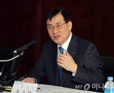 [단독] AIIB, 홍기택 전 부총재 공식해임 통보