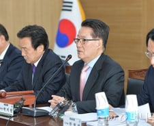 박지원 "특검연장 불허 황교안, 역사의 죄인으로 기록될 것"
