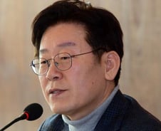 이재명 "국회, '특검연장 거부' 黃대행 탄핵 추진해야"