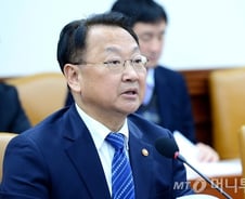[단독]유 부총리, 허리펑 中발개위 주임에 축하서한, 한중경제장관회의 추진